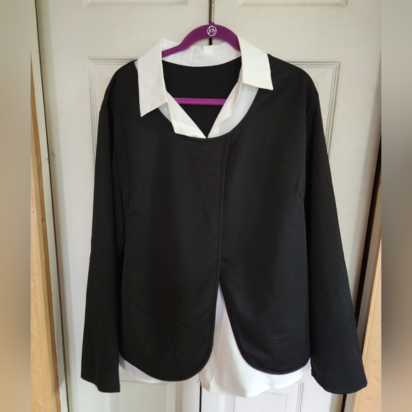 Tops - Chic Black Blouse with White Accents